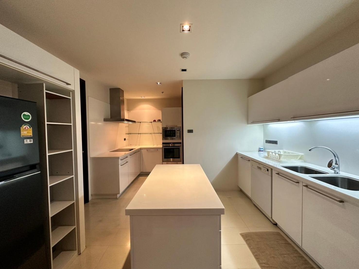 อพาร์ทเม้น Private Penthouse In Sukhumvit *